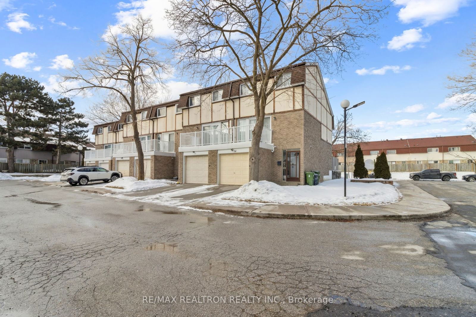 Townhouse for sale at 6-44 Chester Le Boulevard, Toronto, L'Amoreaux, M1W 2M8 - MLS: E11959924