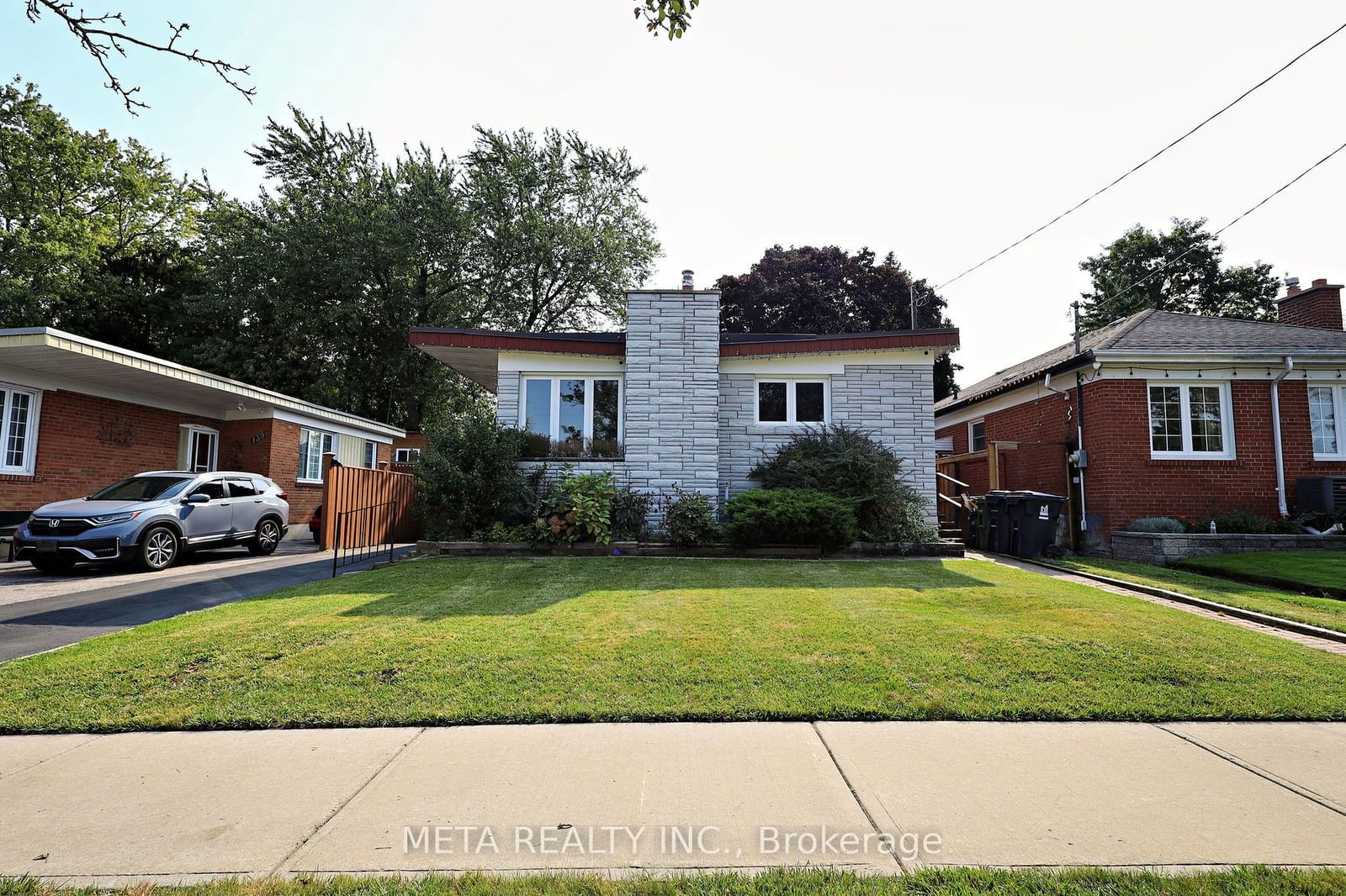 Detached House for sale at 137 Benleigh Drive, Toronto, Woburn, M1H 1K4 - MLS: E11960255