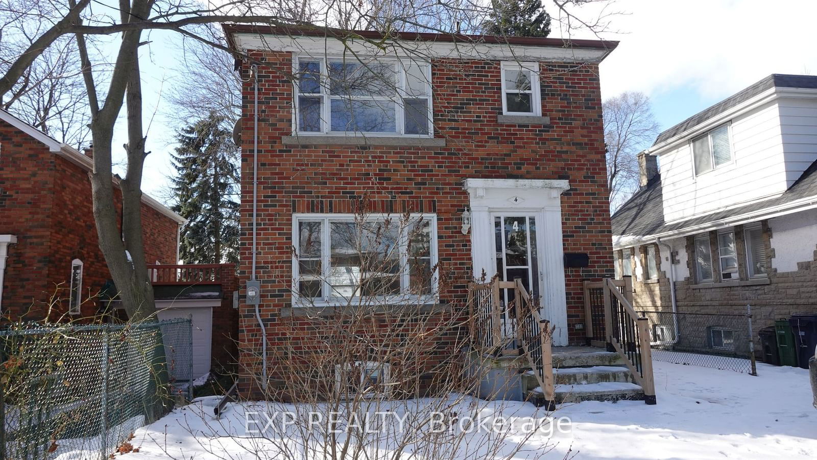 Detached House leased at 4 Phillip Avenue, Toronto, Birchcliffe-Cliffside, M1N 3P9 - MLS: E11960416