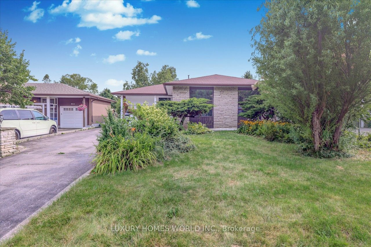 Detached House for sale at 951 Essa Crescent, Pickering, West Shore, L1W 2J2 - MLS: E11960620