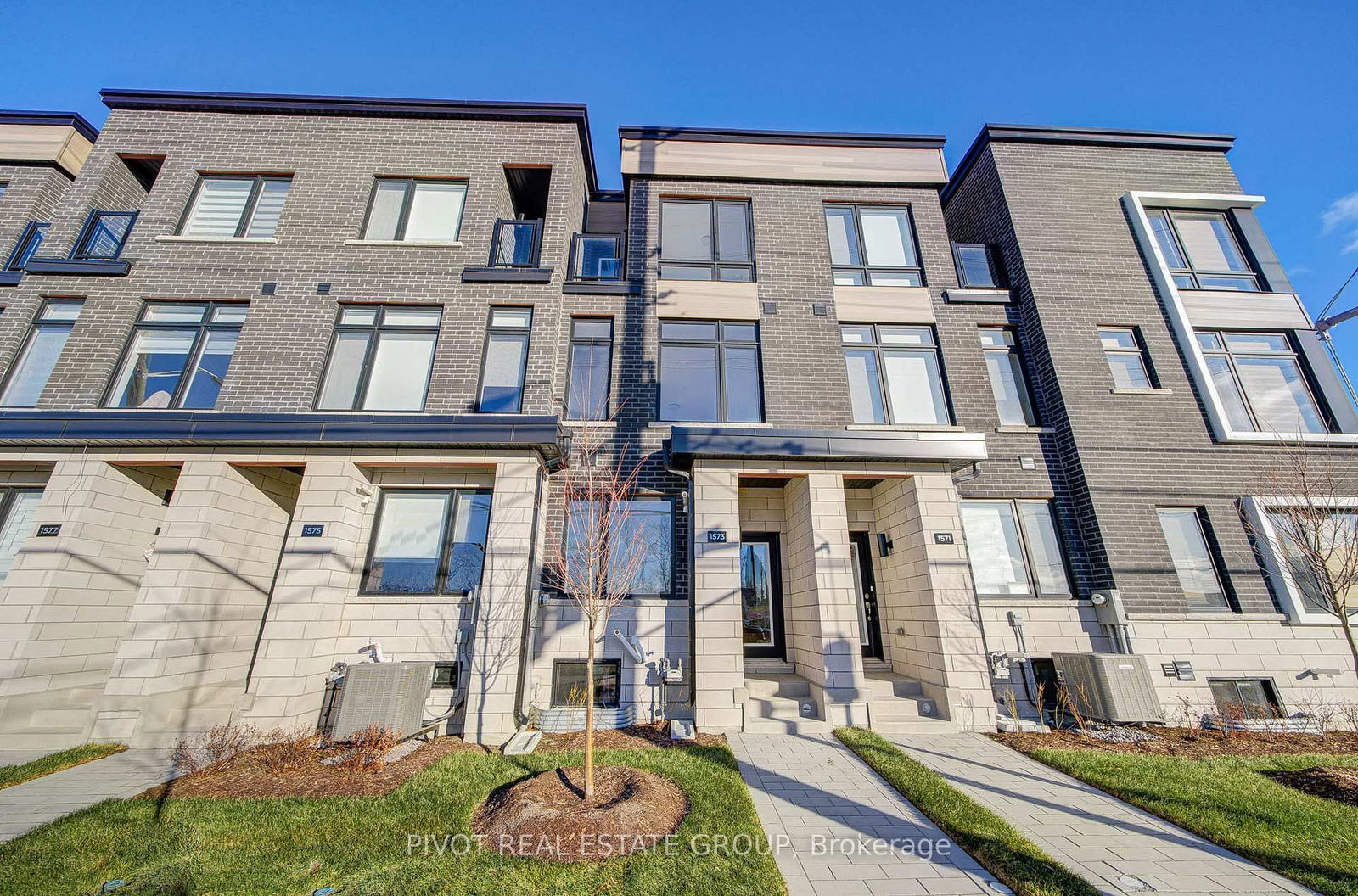 Townhouse sold at 1573 Midland Avenue, Toronto, Bendale, M1P 3C1 - MLS: E11960787