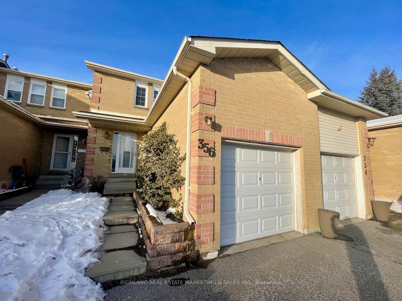 Townhouse sold at 356 Bristol Crescent, Oshawa, Vanier, L1J 8J5 - MLS: E11961162