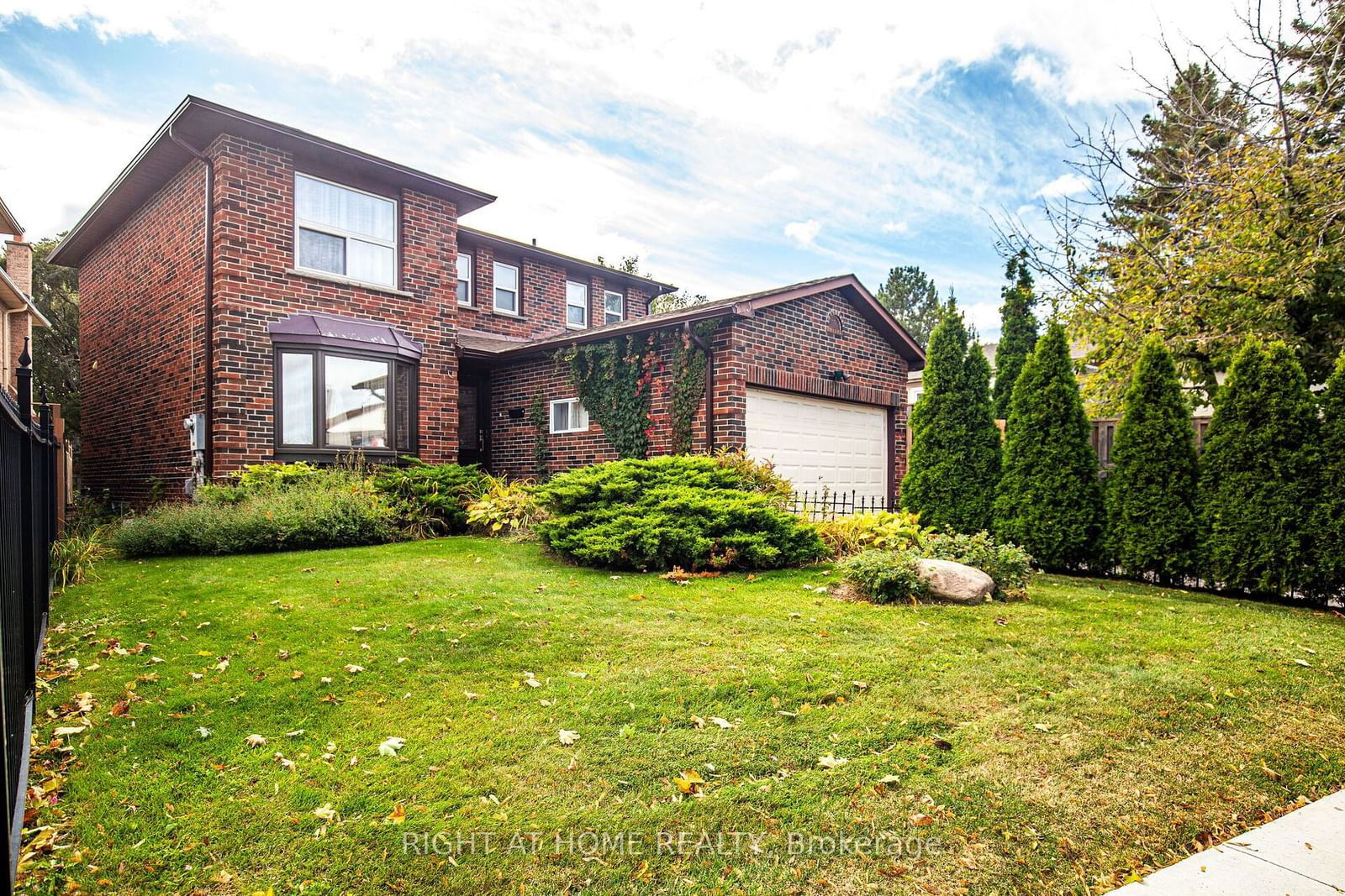 Detached House sold at 70 Longsword Drive, Toronto, Agincourt North, M1V 3A3 - MLS: E11961297