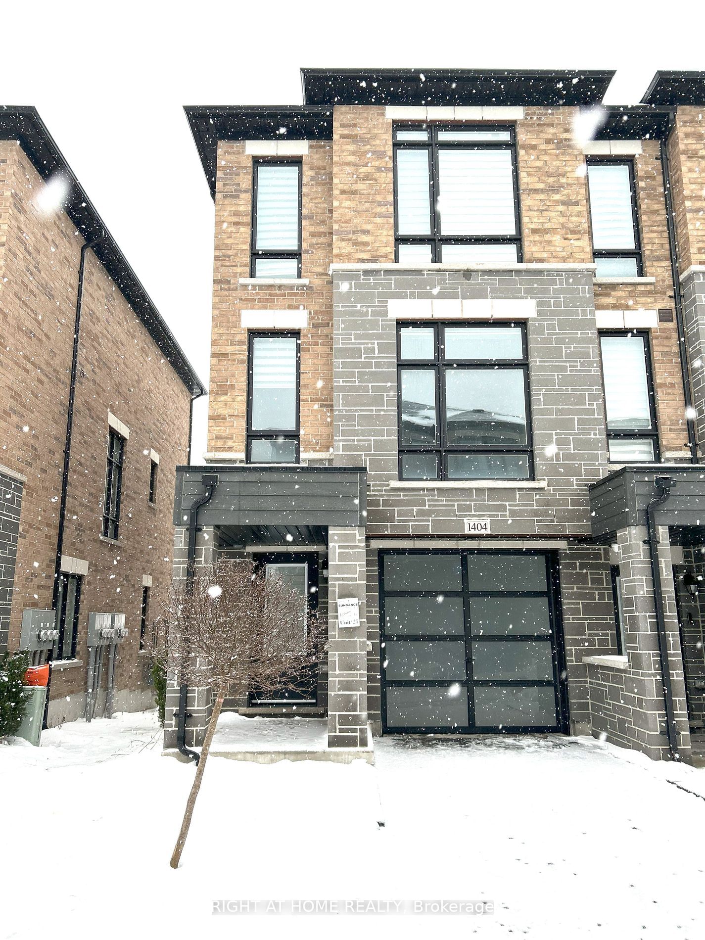 Townhouse for lease at 1404 Coral Springs Path, Oshawa, Taunton, L1K 3G1 - MLS: E11961339