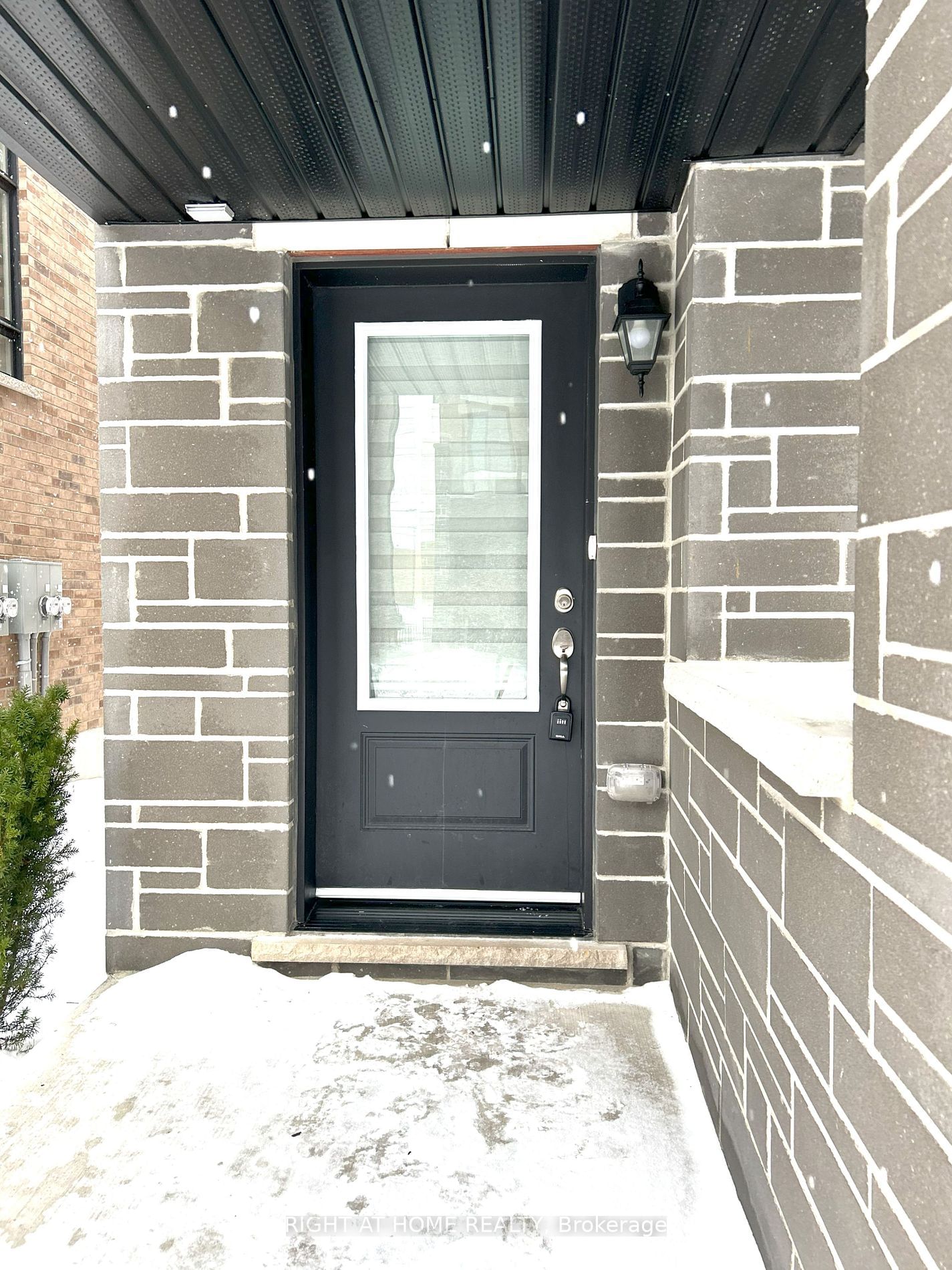 Townhouse for lease at 1404 Coral Springs Path, Oshawa, Taunton, L1K 3G1 - MLS: E11961339