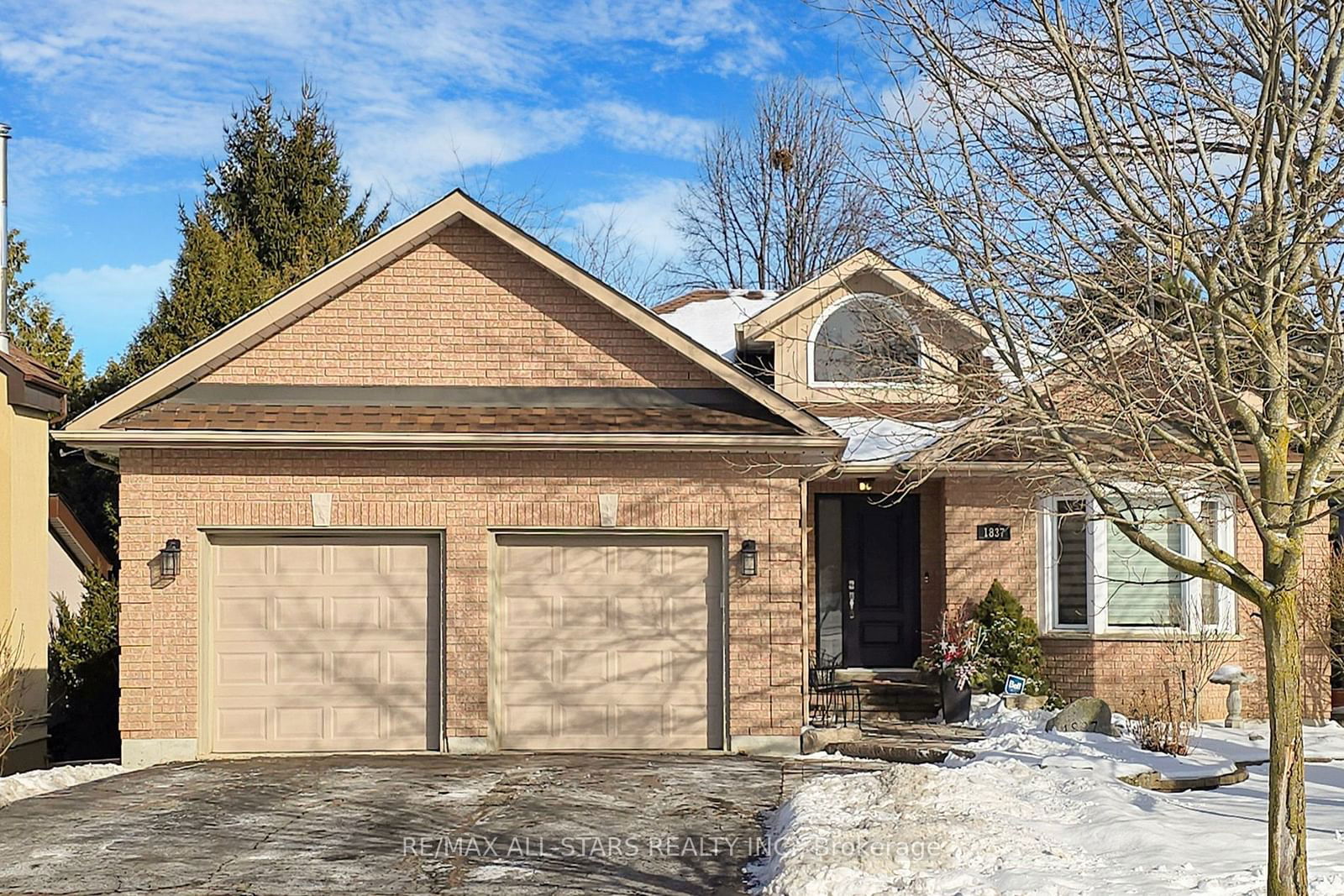 Detached House sold at 1837 Parkside Drive, Pickering, Amberlea, L1V 3N9 - MLS: E11961426