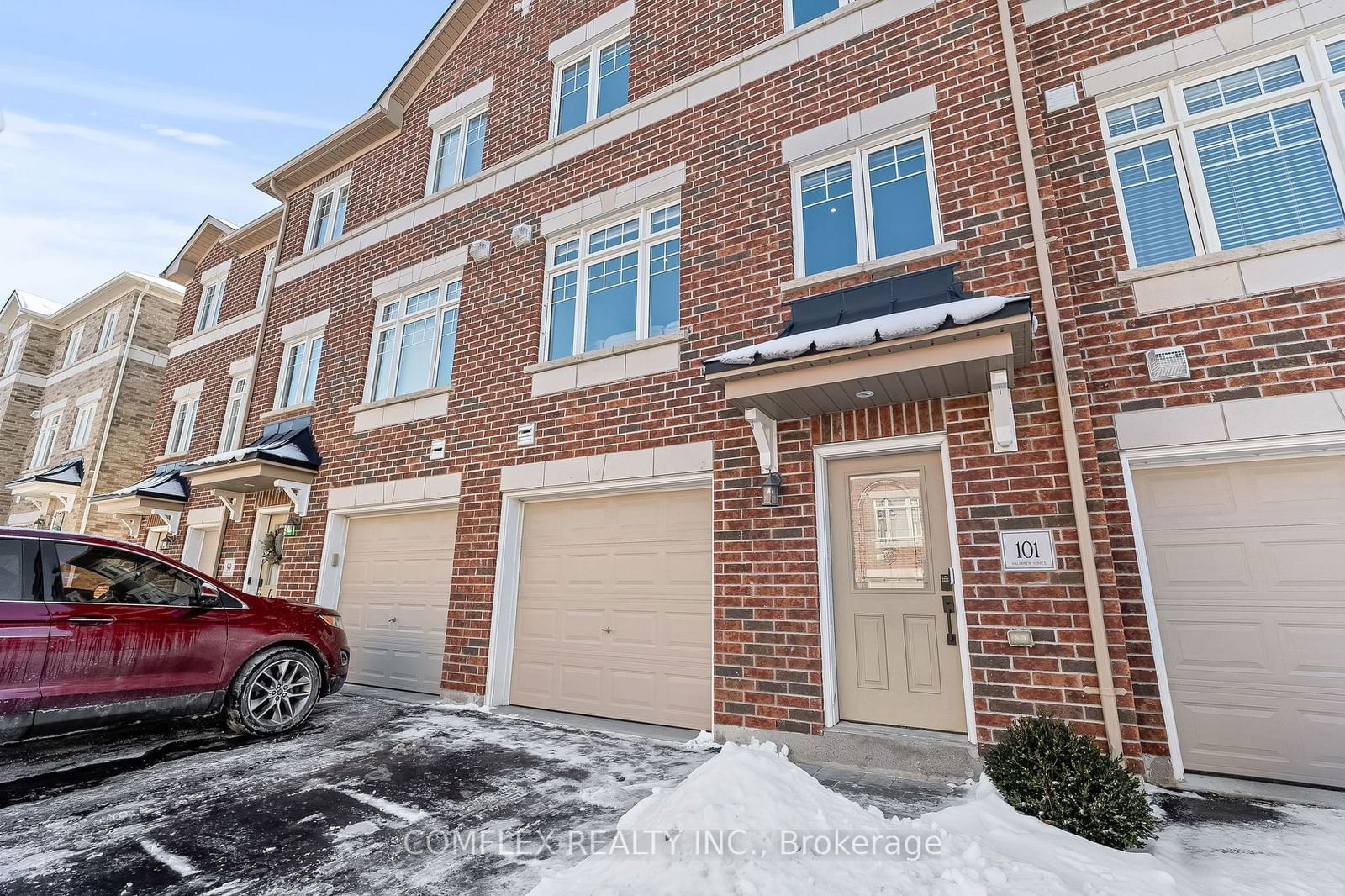 Townhouse for sale at 101 Markham Trail Trail, Clarington, Bowmanville, L1C 0S4 - MLS: E11961675