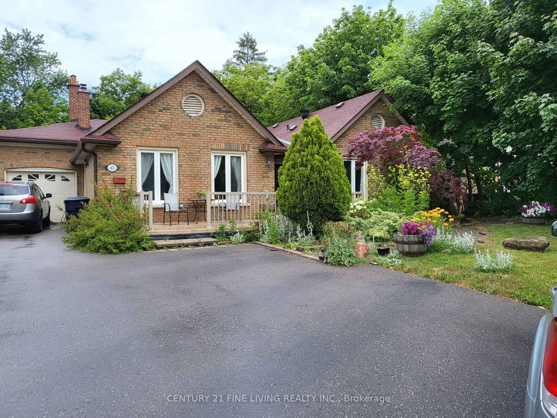 home for lease on 62 Fairglen Avenue