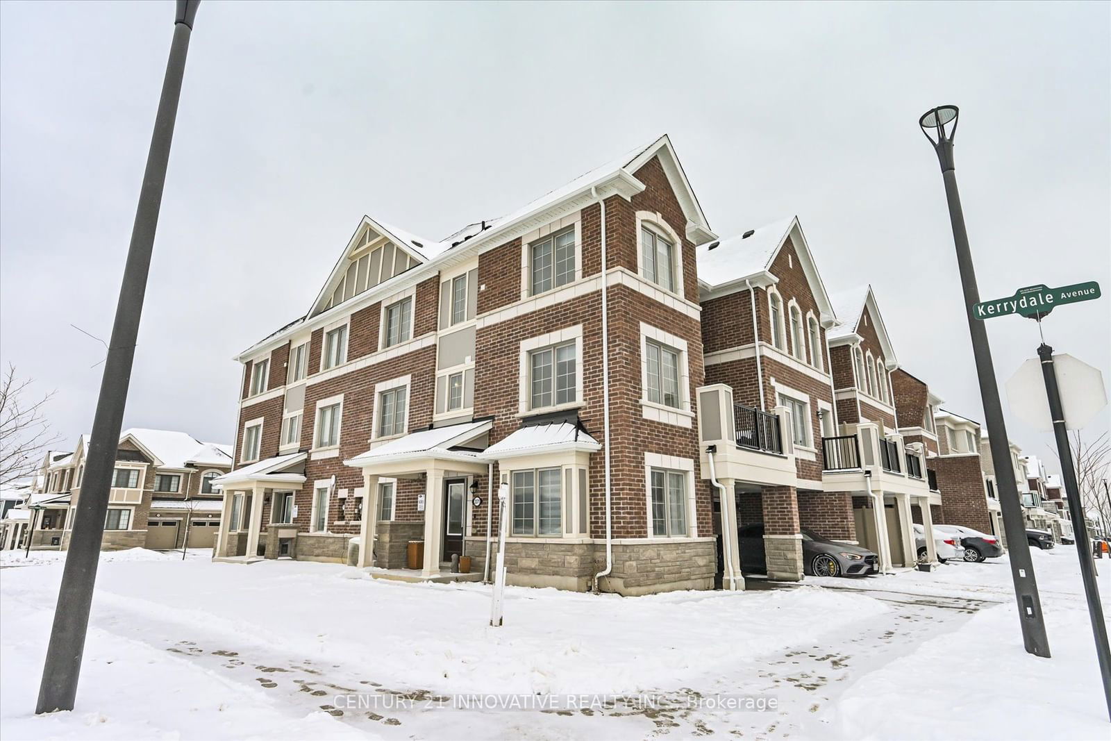 Townhouse sold at 3371 Thunderbird Prom, Pickering, Rural Pickering, L1X 0M9 - MLS: E11962068