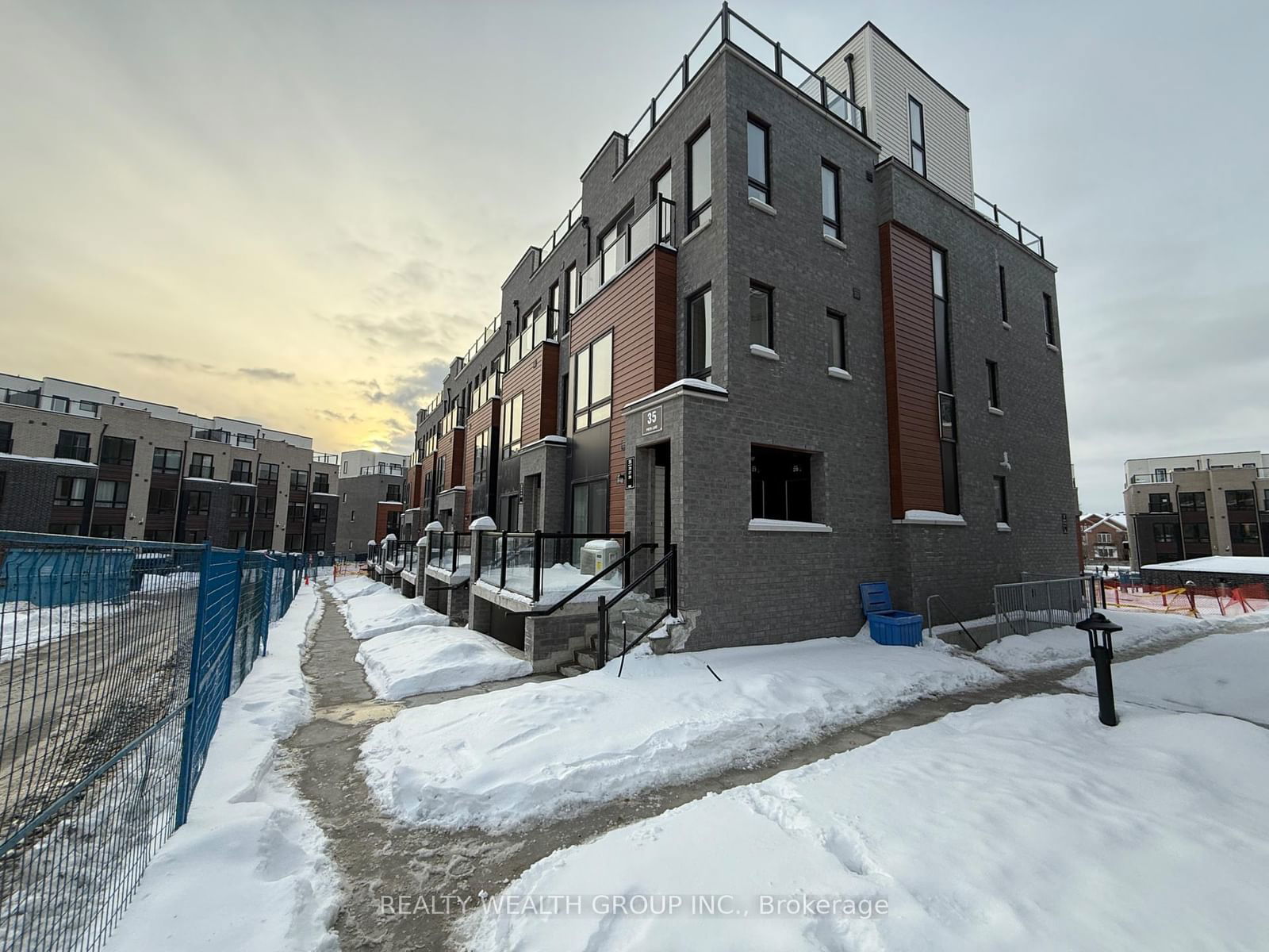 Townhouse for lease at 22-35 Priya Lane, Toronto, Malvern, M1B 0E8 - MLS: E11962460