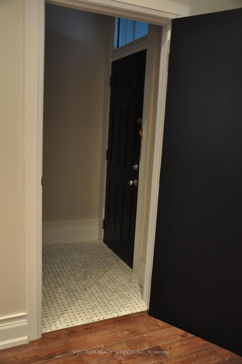 1 - 92 Caroline Ave, Toronto, M4M 2X7 | Image 2