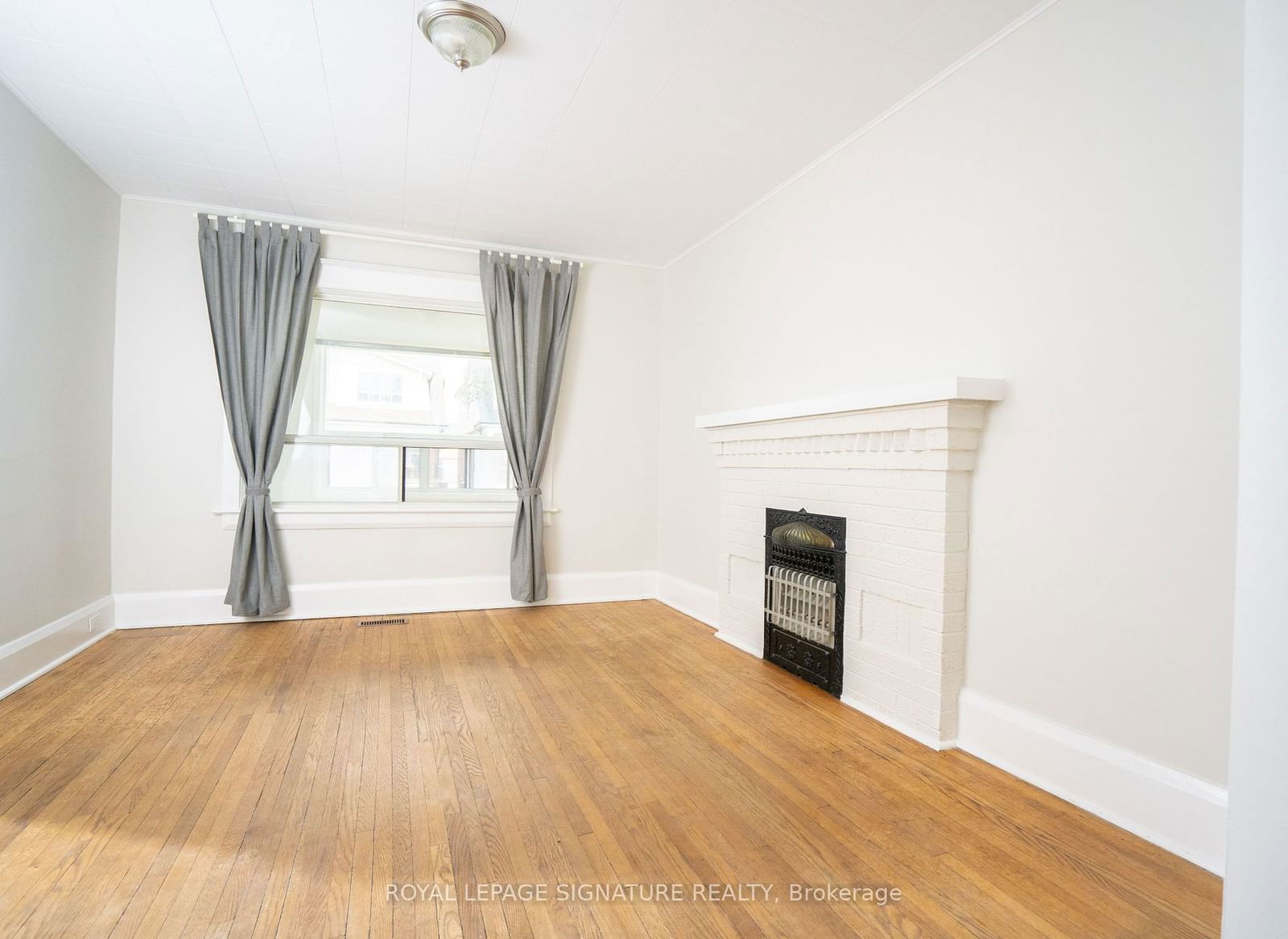 Semi-Detached House for lease at Upper-393 Milverton Boulevard, Toronto, Danforth, M4J 1W1 - MLS: E11962978