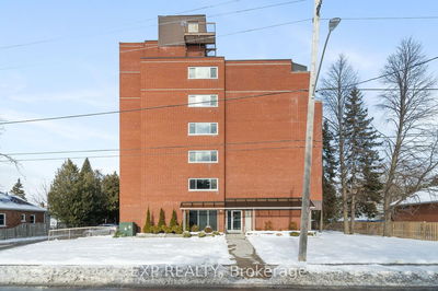 Unit 302 — 144 Queen St, Clarington - Bowmanville image-0-1