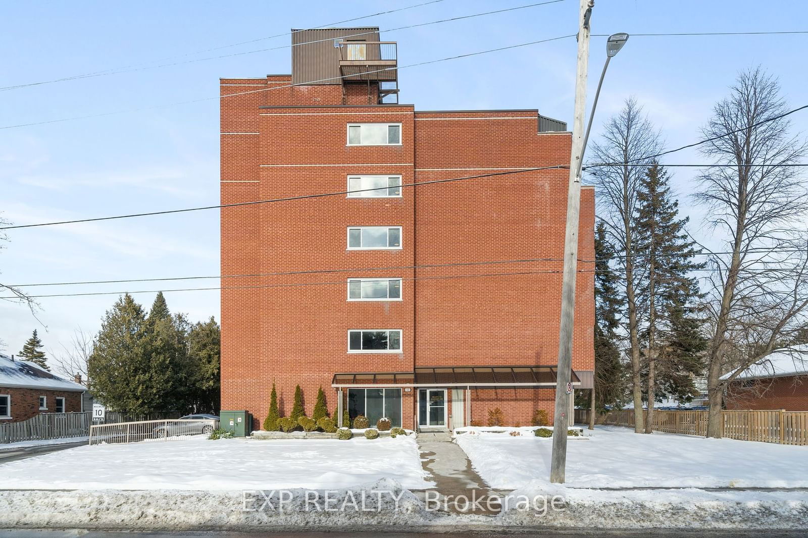 Condo for sale at 302-144 Queen Street, Clarington, Bowmanville, L1C 1M9 - MLS: E11964346