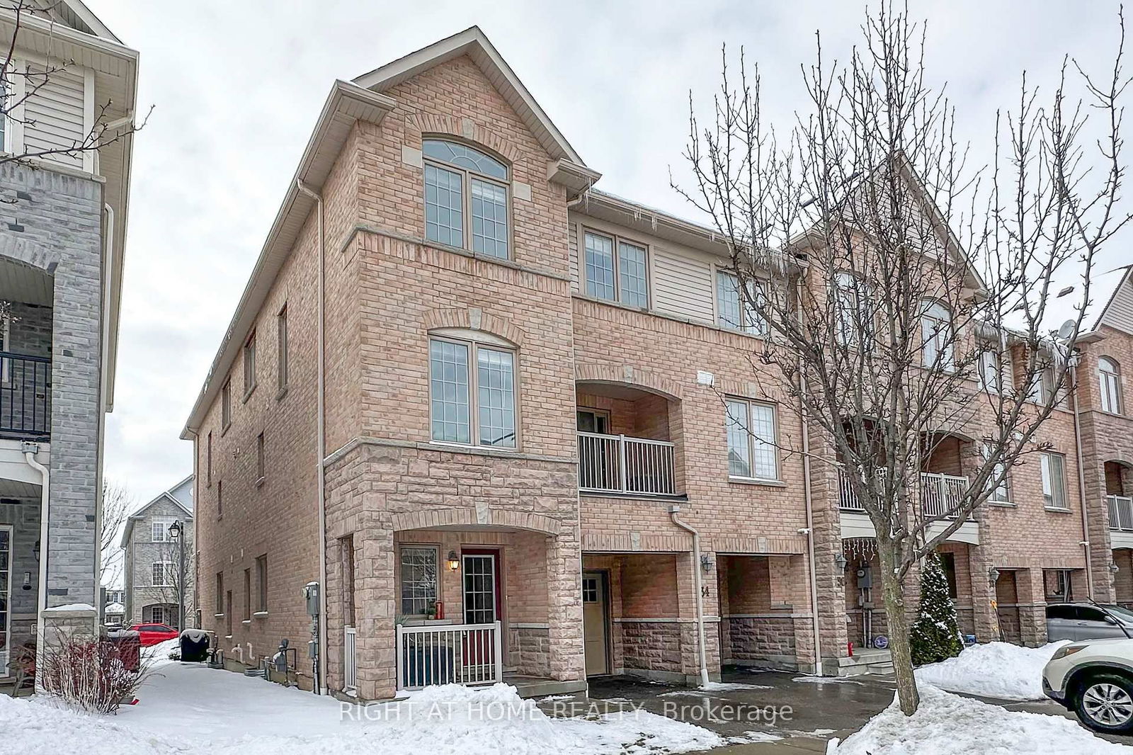 Townhouse sold at 34 Clowes Street, Ajax, Central East, L1Z 0K9 - MLS: E11964583