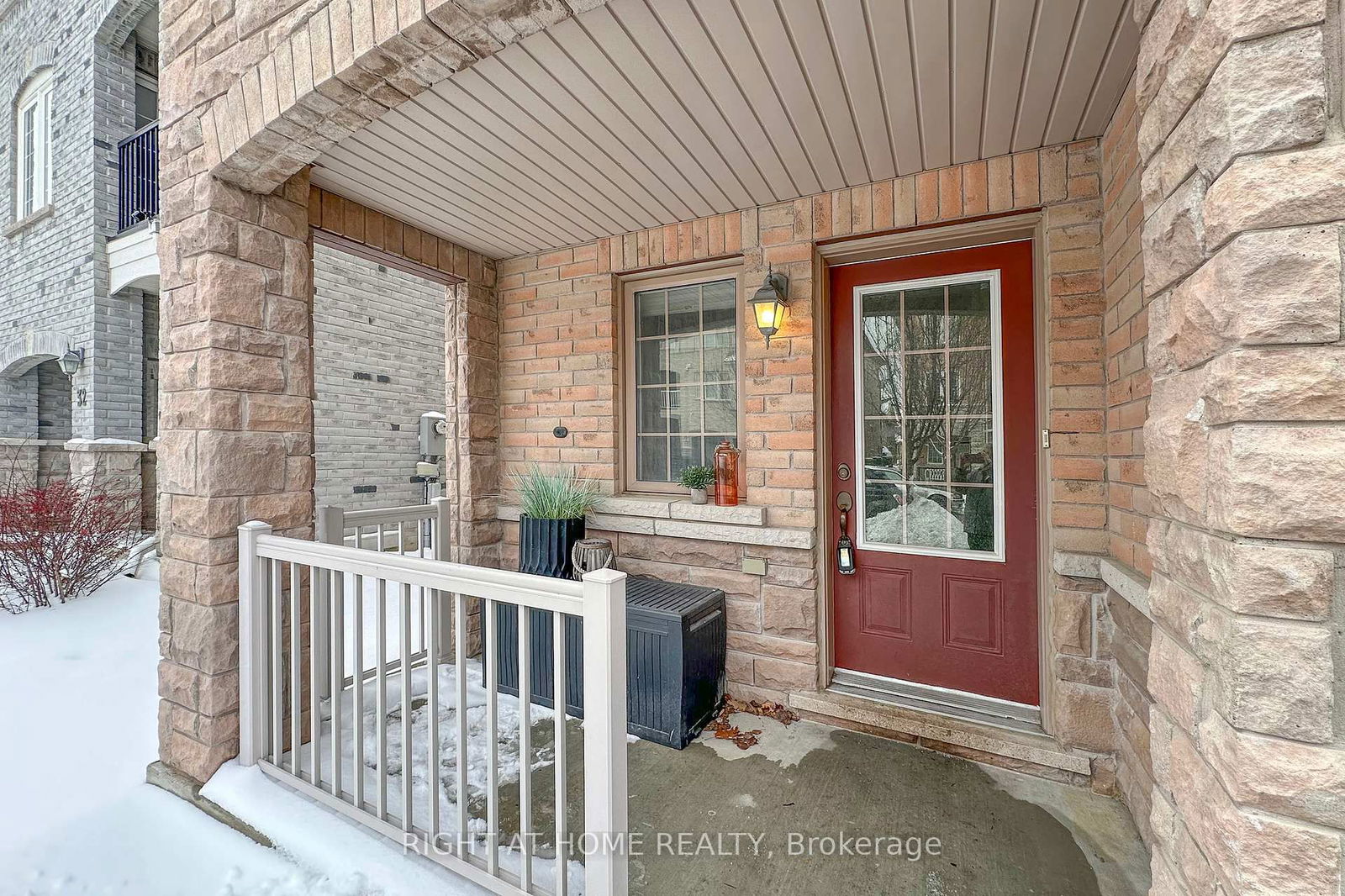 Townhouse sold at 34 Clowes Street, Ajax, Central East, L1Z 0K9 - MLS: E11964583