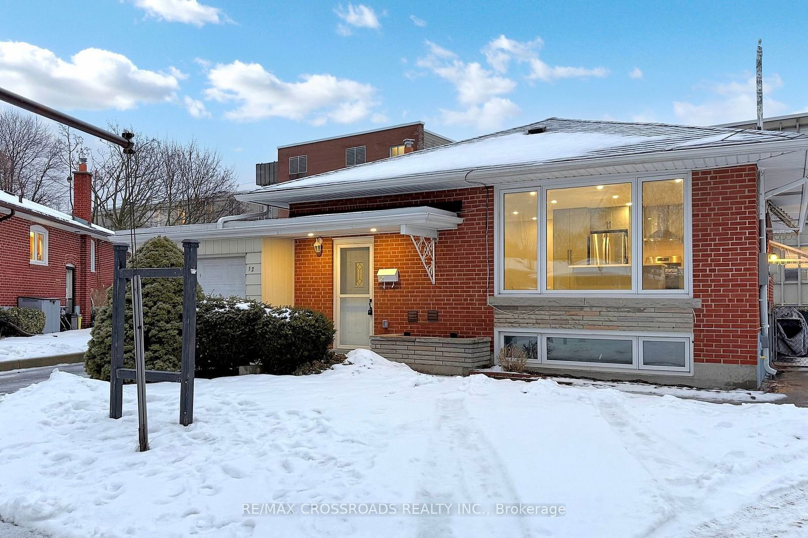 Detached House for sale at 12 Biltmore Court, Toronto, Bendale, M1J 1Y4 - MLS: E11964589