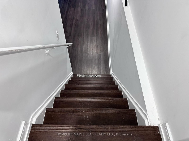 1174 ENCHANTED Cres, Pickering, L1X 0G9 | Image 2