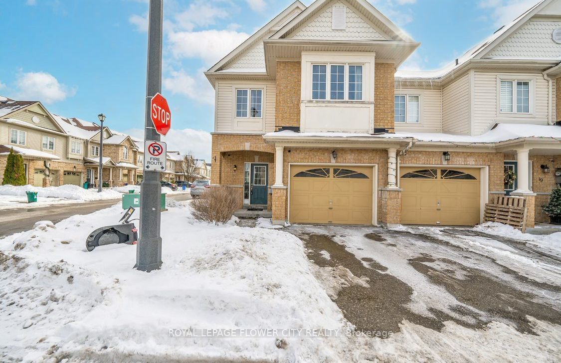 Townhouse for sale at 23 Lander Crescent, Clarington, Bowmanville, L1C 0L5 - MLS: E11966558