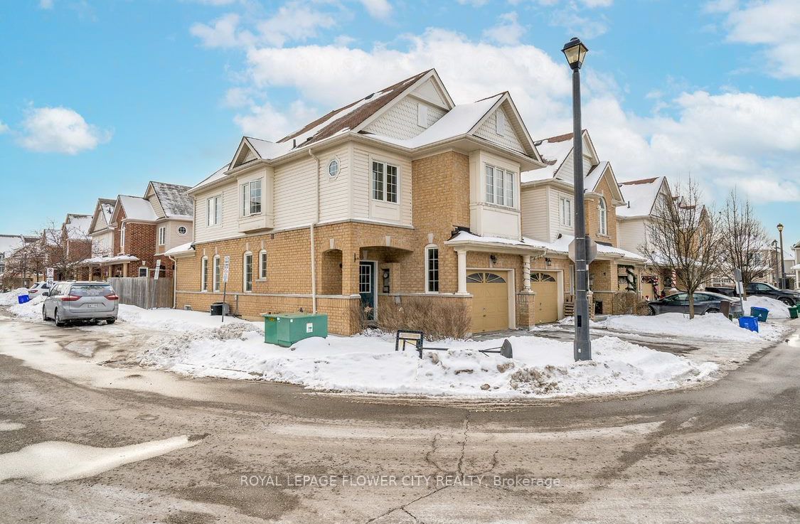 Townhouse for sale at 23 Lander Crescent, Clarington, Bowmanville, L1C 0L5 - MLS: E11966558