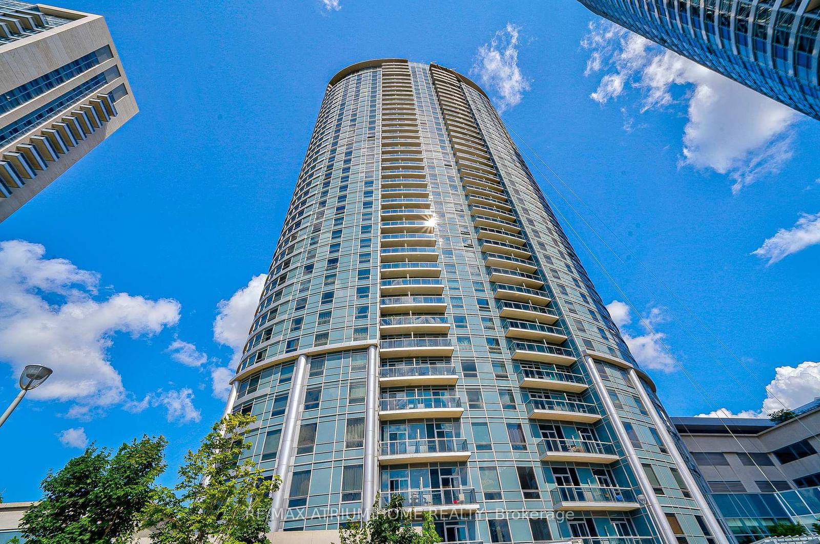 Condo for sale at 3422-135 Village Green Square, Toronto, Agincourt South-Malvern West, M1S 0G4 - MLS: E11966603