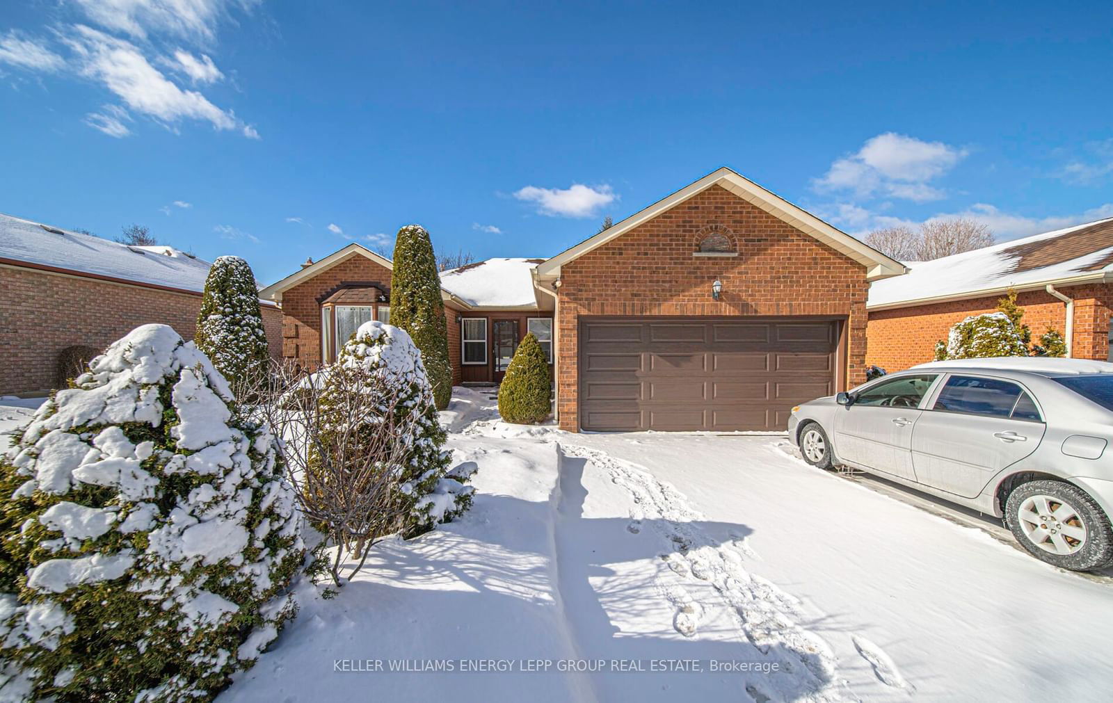 Detached House for sale at 8 Hialeah Crescent, Whitby, Blue Grass Meadows, L1N 6R1 - MLS: E11966722