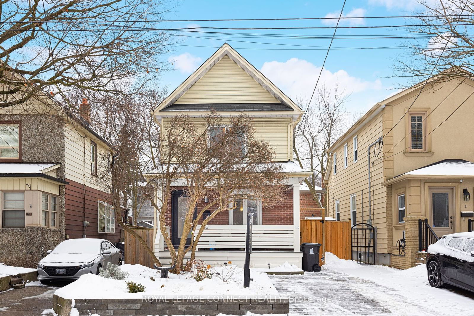 Detached House sold at 3 Orley Avenue, Toronto, Woodbine-Lumsden, M4C 2B8 - MLS: E11966806