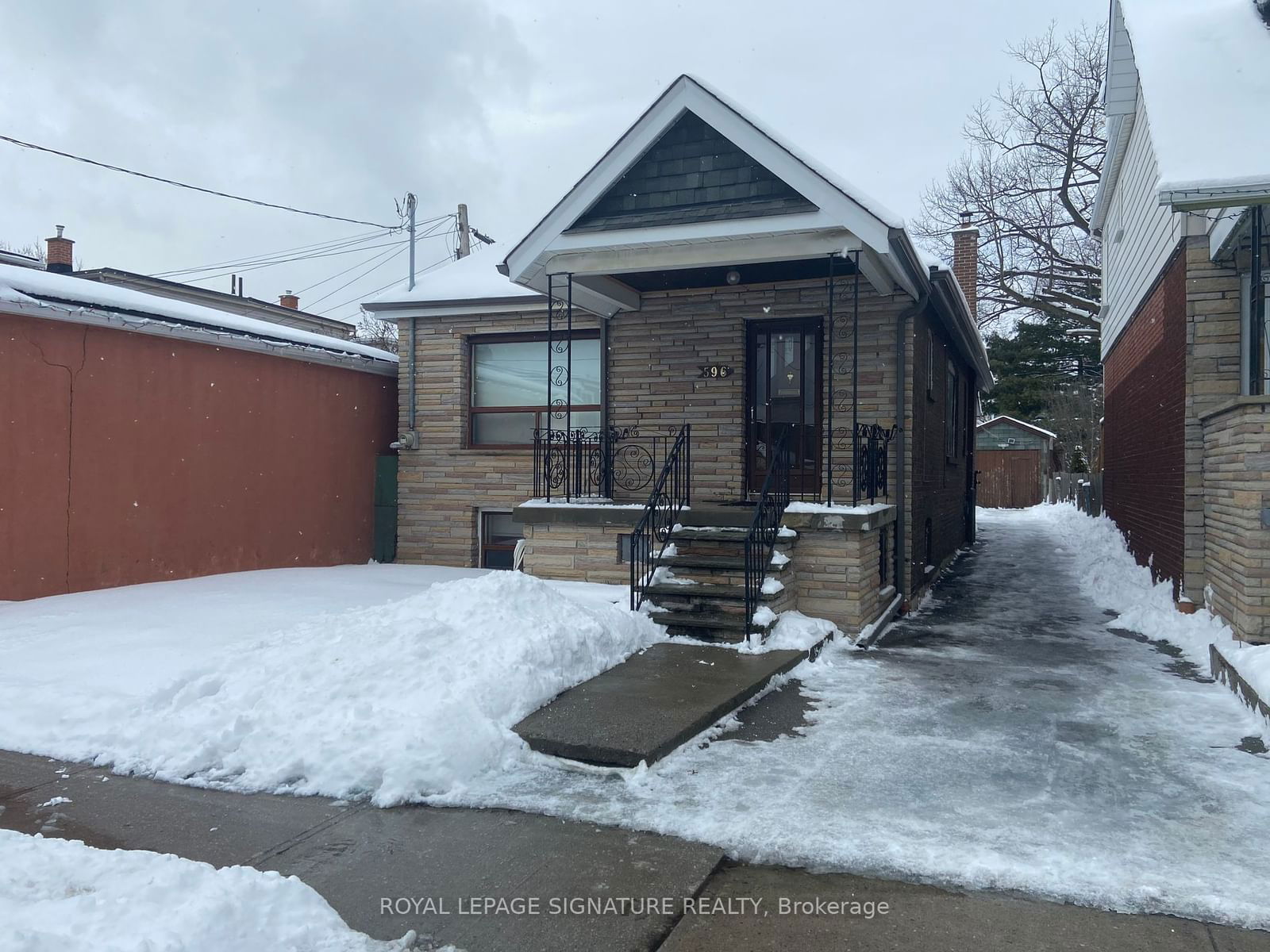 Detached House sold at 596 Milverton Boulevard, Toronto, Danforth, M4C 1X7 - MLS: E11966862