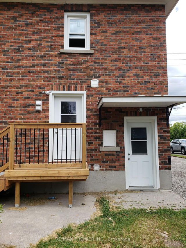 Lower - 635 Bloor Street E
