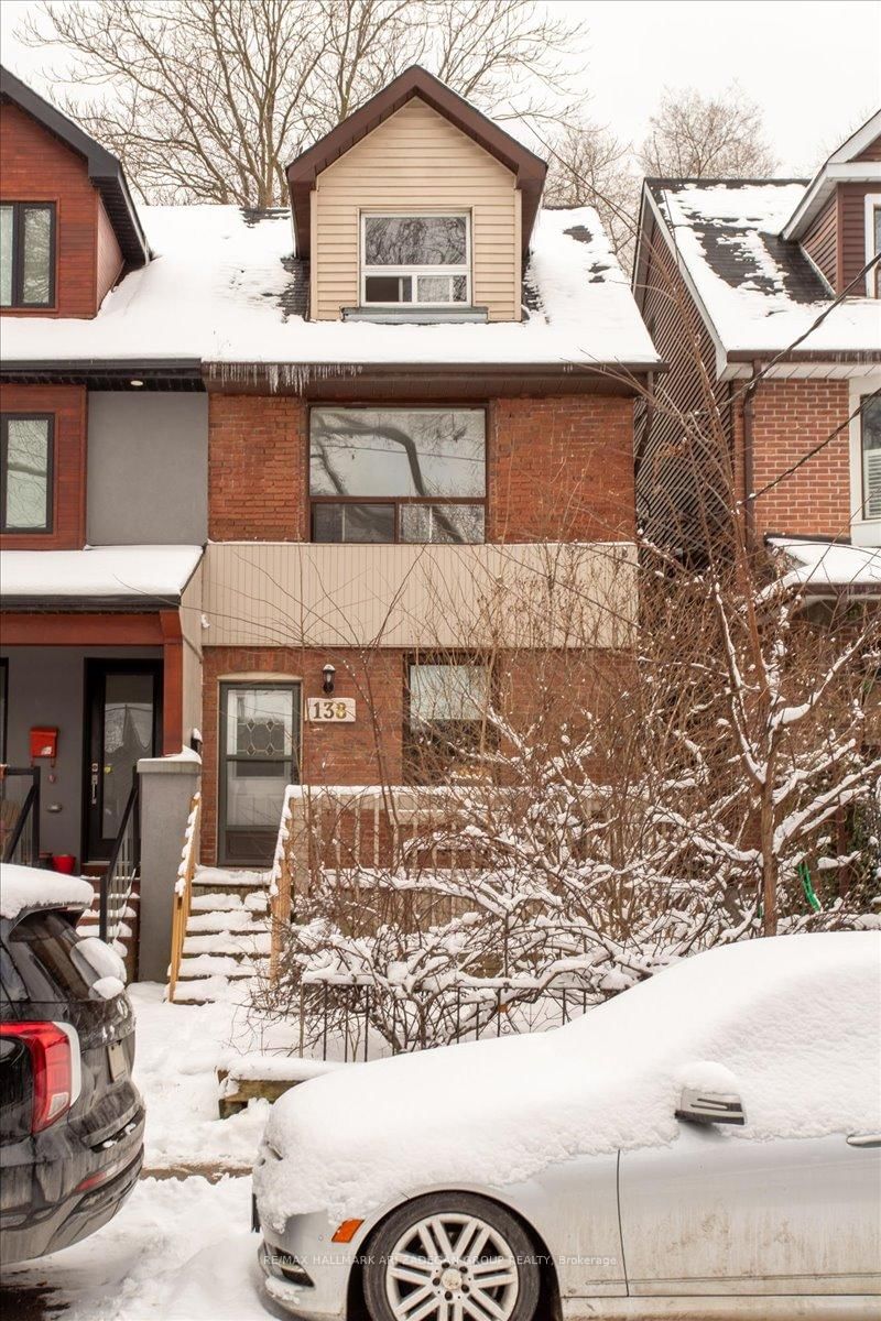 Semi-Detached House for lease at Upper Fl-138 Booth Avenue, Toronto, South Riverdale, M4M 2M4 - MLS: E11967058