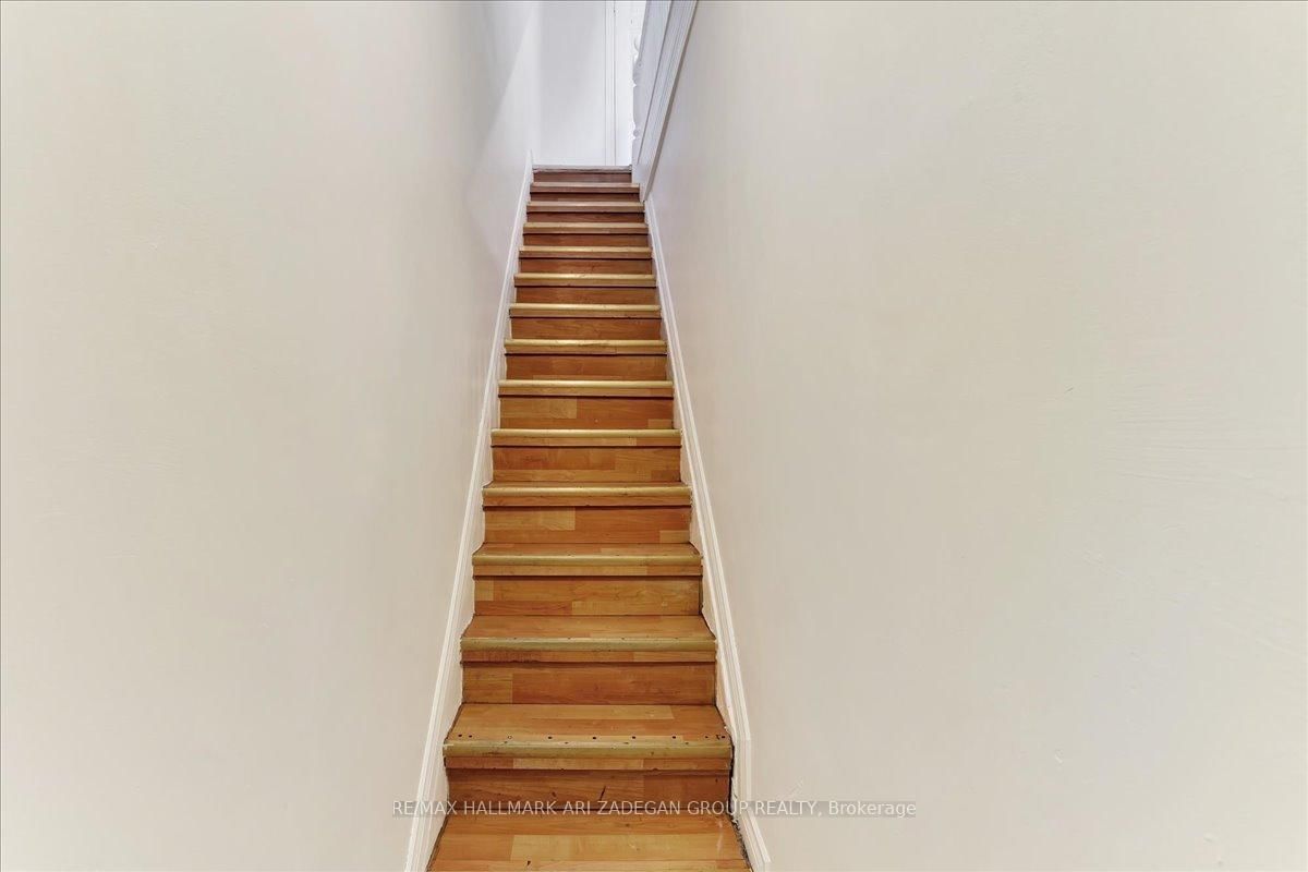 Semi-Detached House for lease at Upper Fl-138 Booth Avenue, Toronto, South Riverdale, M4M 2M4 - MLS: E11967058