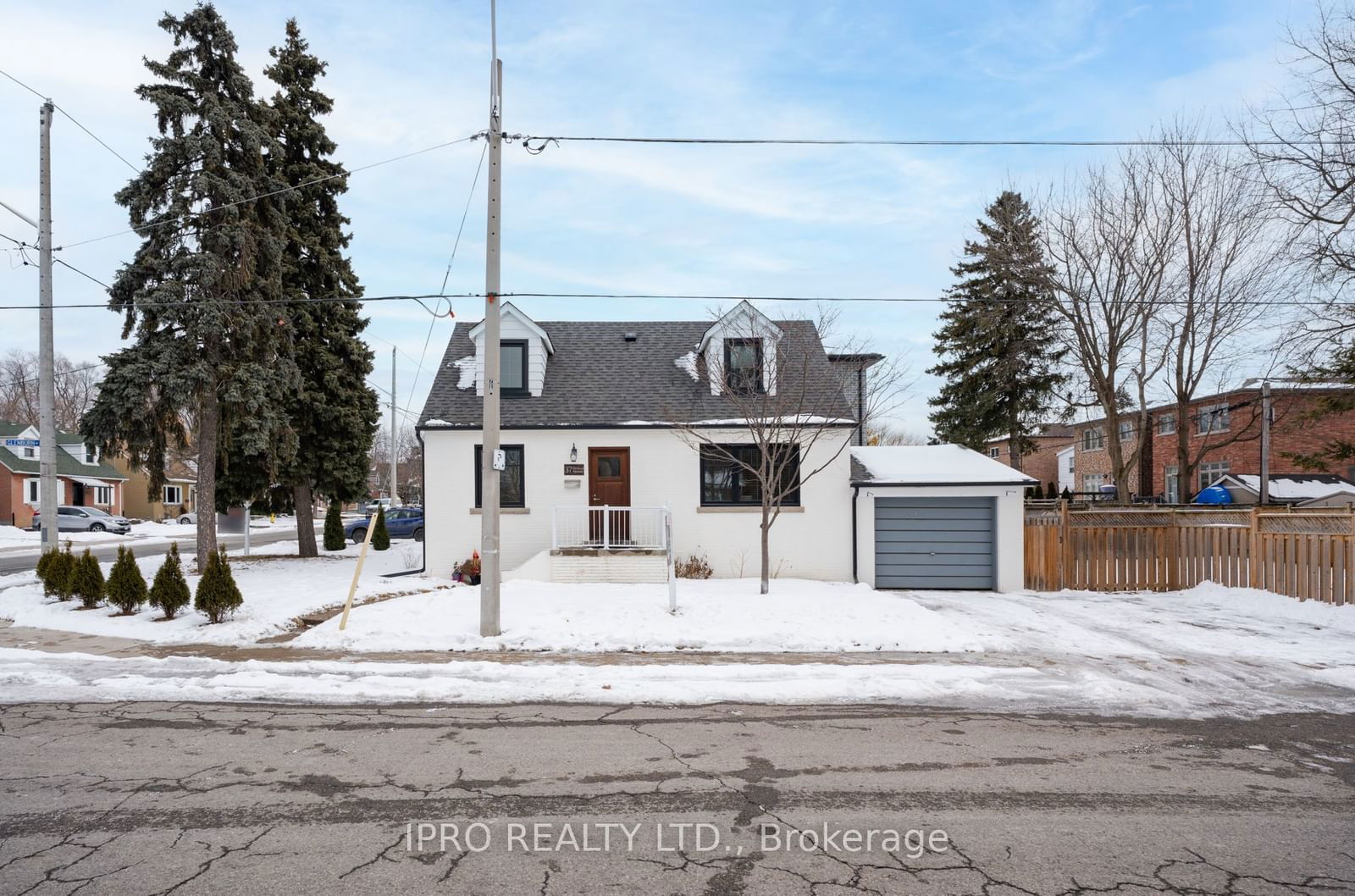 Detached House sold at 37 Holland Avenue, Toronto, O'Connor-Parkview, M4B 2C7 - MLS: E11967250