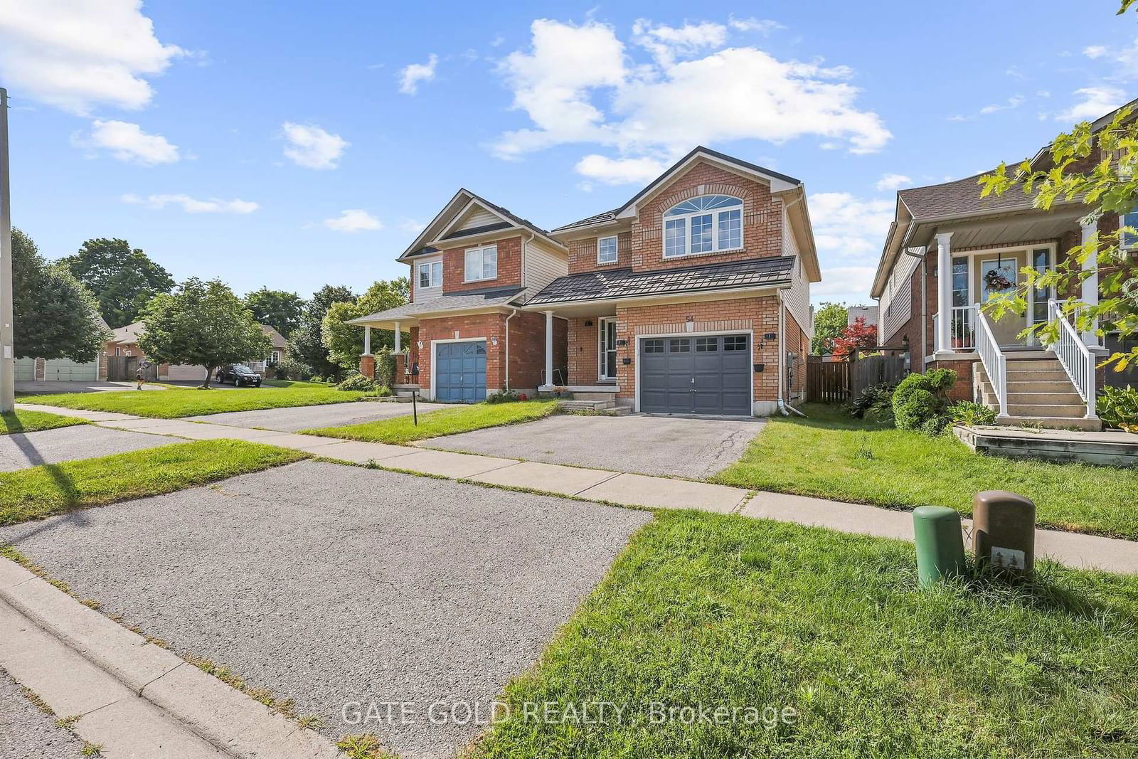 Detached House for sale at 54 Marchwood Crescent, Clarington, Bowmanville, L1C 5K5 - MLS: E11967313