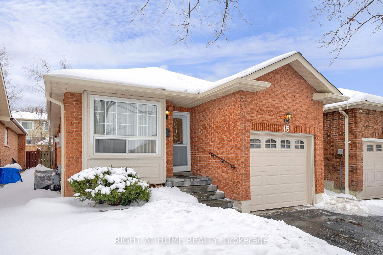 Detached House sold at 115 Ribblesdale Drive, Whitby, Pringle Creek, L1N 7K2 - MLS: E11967445