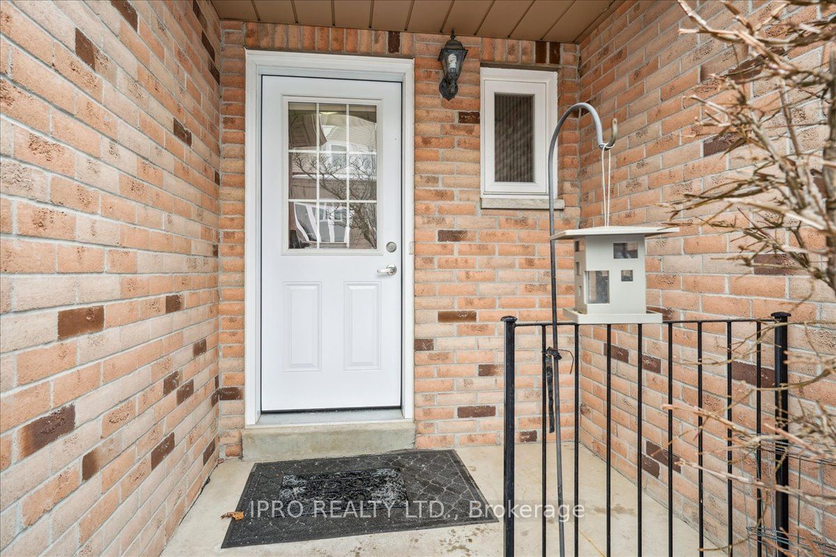 Townhouse for sale at 46 Alexis Way, Whitby, Williamsburg, L1R 2N9 - MLS: E11967953