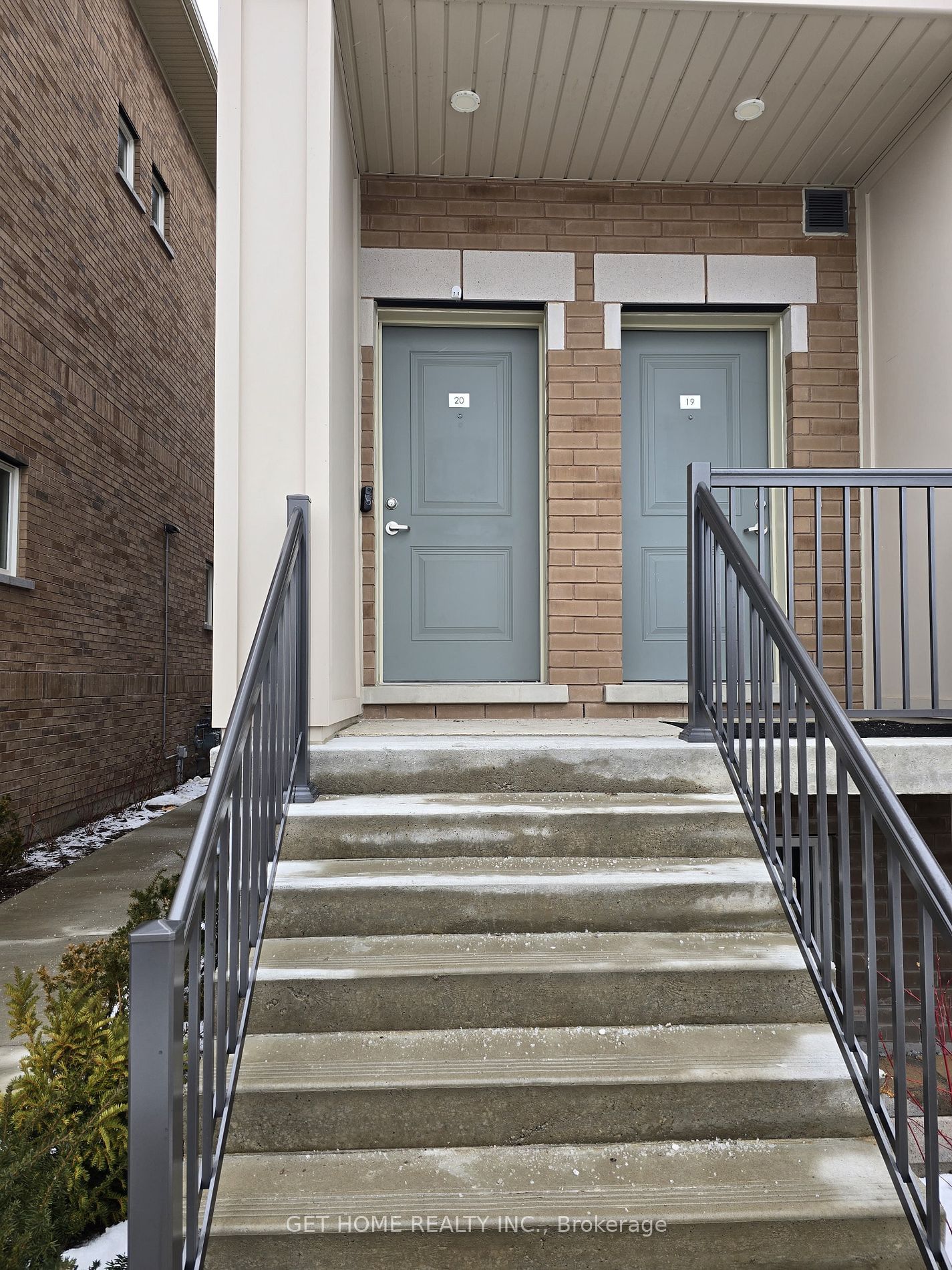 Townhouse for lease at 20-480 Beresford Path, Oshawa, Central, L1H 0B2 - MLS: E11968405