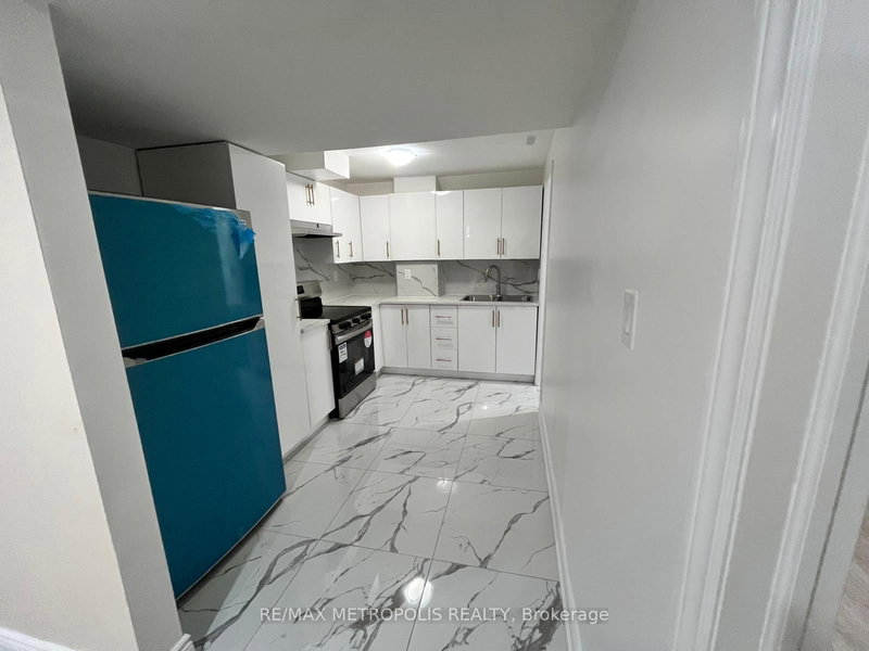 BSMT - 1335 Aldsworth Cres, Oshawa, L1K 0S4 | Image 3