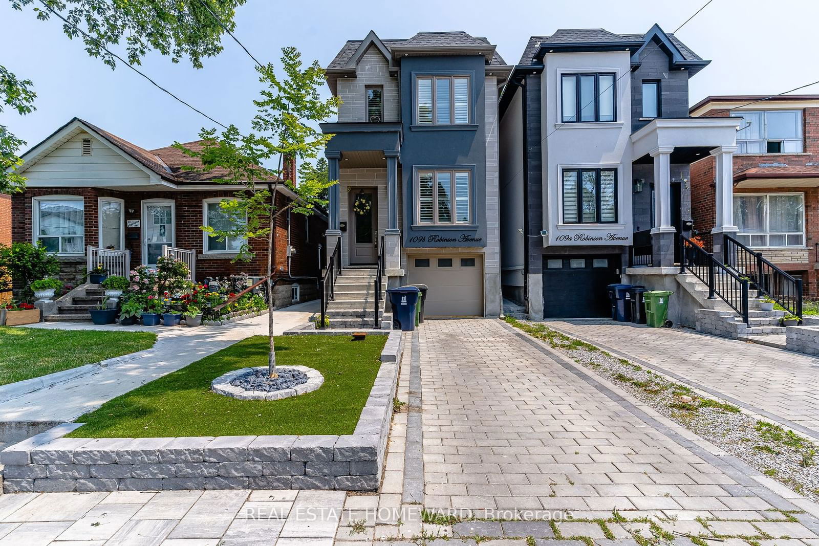 Building at 109B Robinson Avenue, Toronto, Oakridge