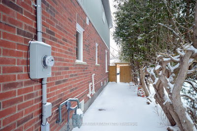 18 Durham St, Clarington - Bowmanville image-0-2