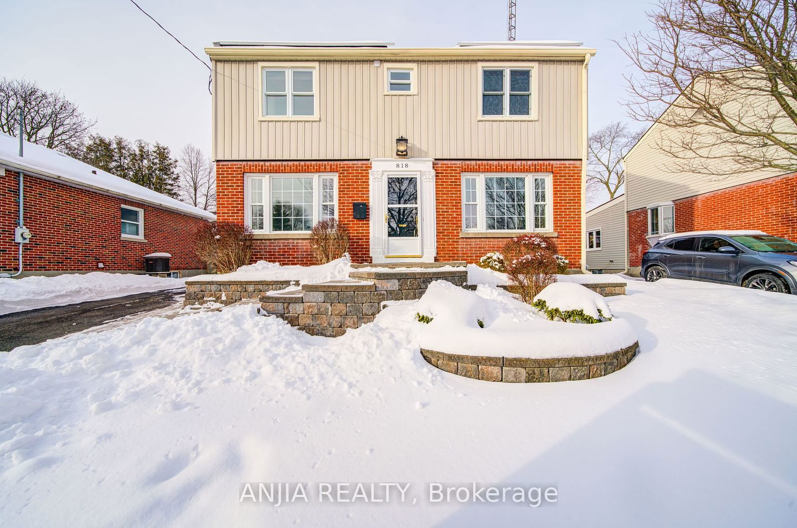 Building at 818 Masson Street, Oshawa, Centennial