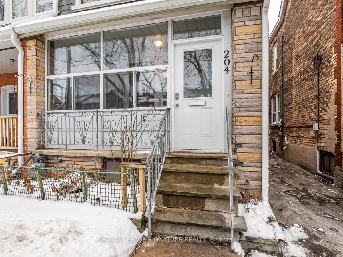 Semi-Detached House sold at 204 Gillard Avenue, Toronto, Greenwood-Coxwell, M4J 4N8 - MLS: E11969466