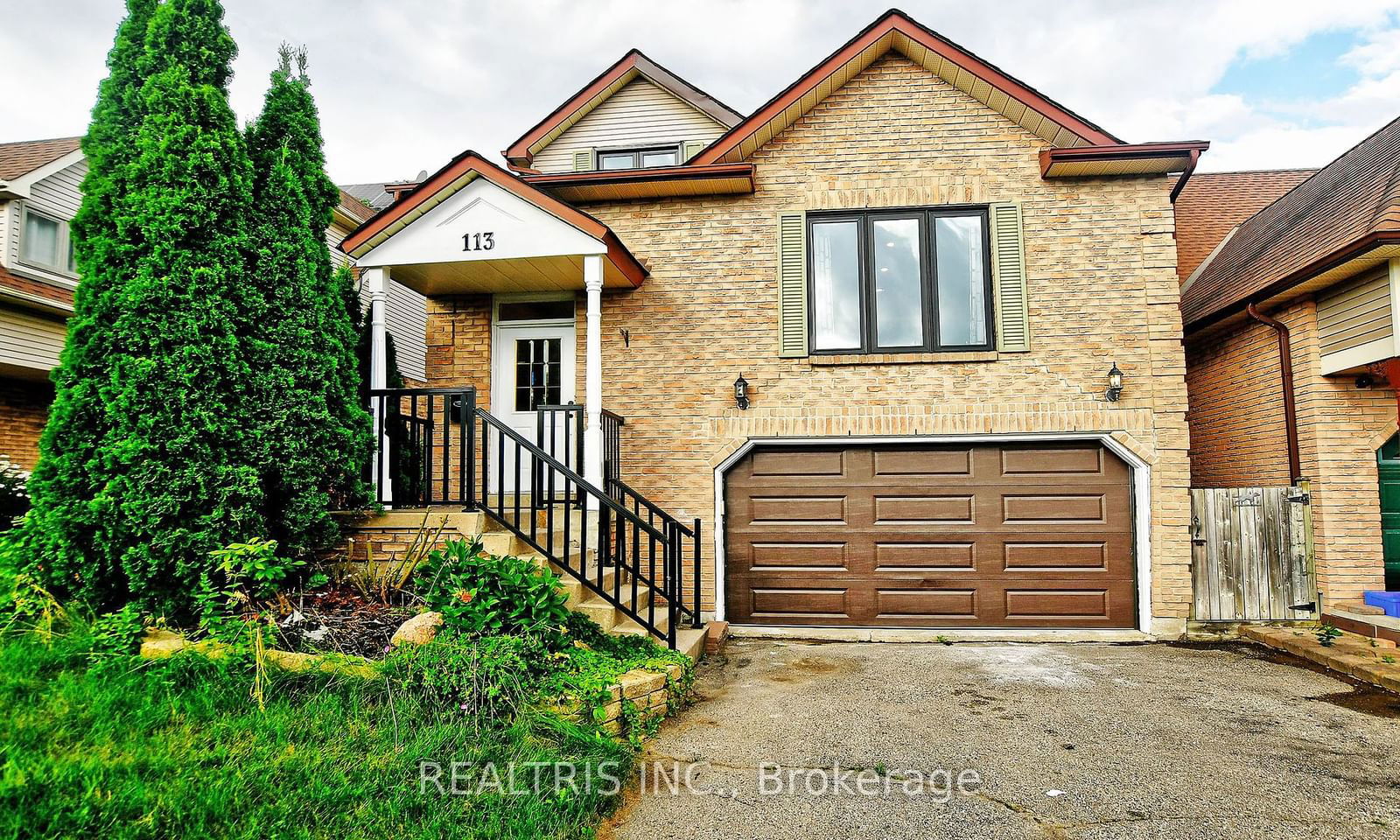 Detached House for sale at 113 Bassett Boulevard, Whitby, Pringle Creek, L1N 7W9 - MLS: E11969756