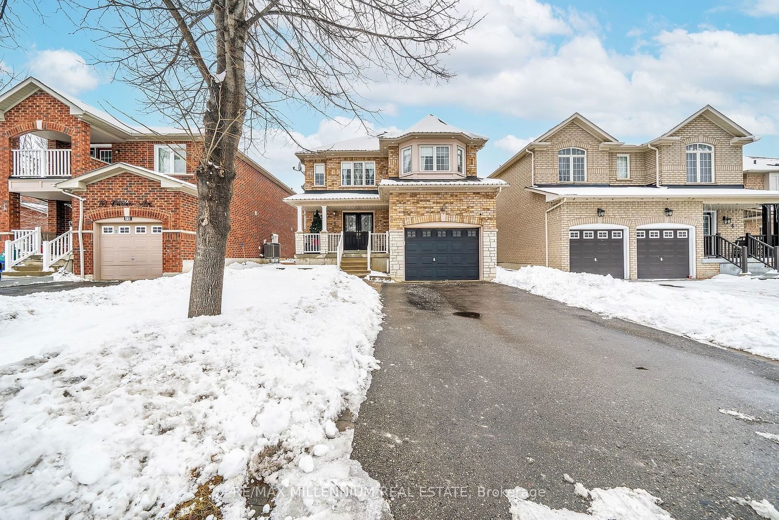 Detached House for sale at 8 Pardon Avenue, Whitby, Williamsburg, L1P 1V1 - MLS: E11969799