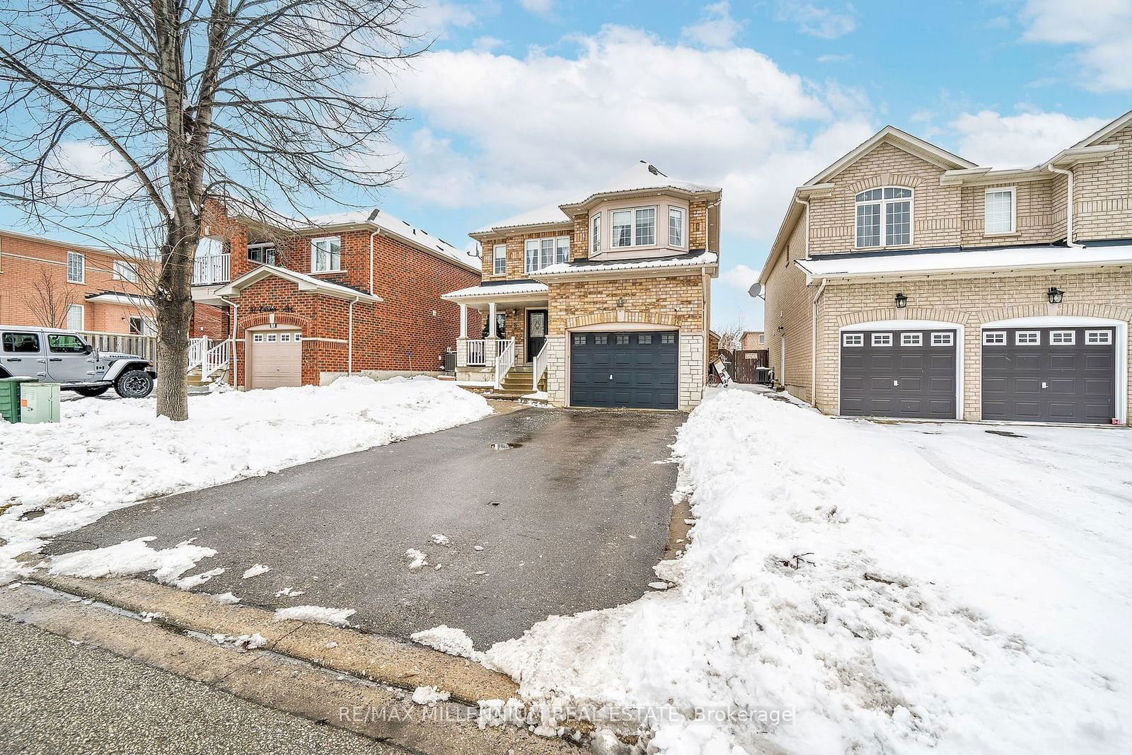 Detached House for sale at 8 Pardon Avenue, Whitby, Williamsburg, L1P 1V1 - MLS: E11969799