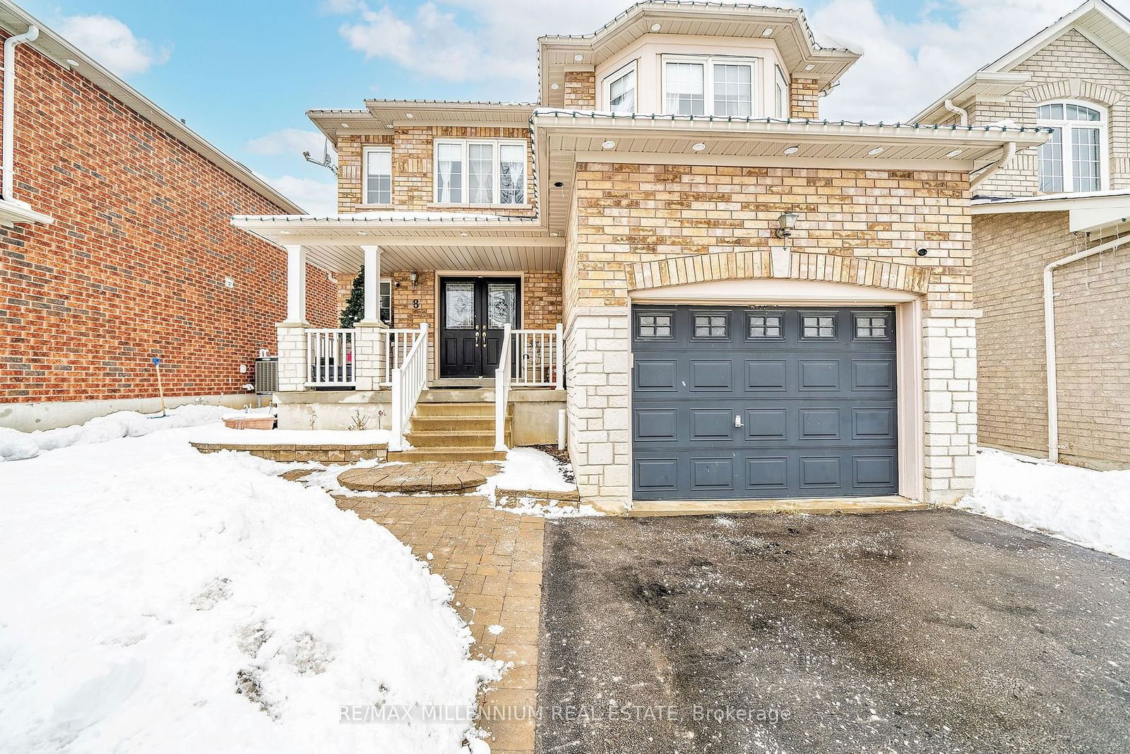 Detached House for sale at 8 Pardon Avenue, Whitby, Williamsburg, L1P 1V1 - MLS: E11969799