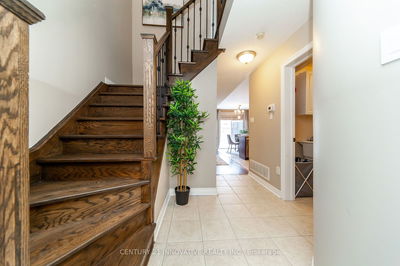 18 Gateway Crt, Whitby - Taunton North image-0-2