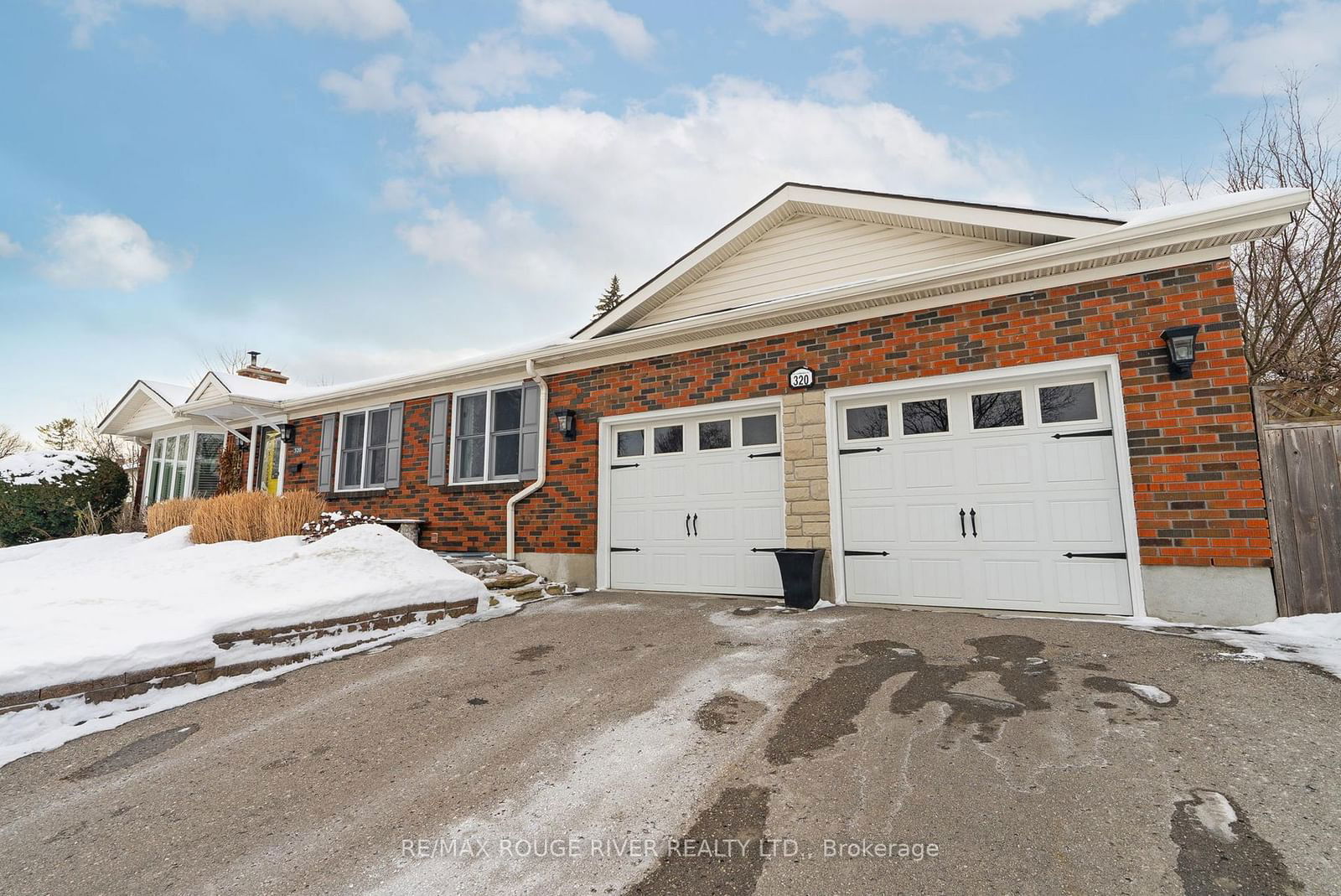 Detached House sold at 320 St. Lawrence Street, Whitby, Downtown Whitby, L1N 1H3 - MLS: E11969897