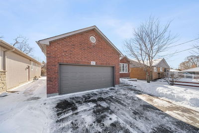 1247 King St, Oshawa - Donevan image-0-2