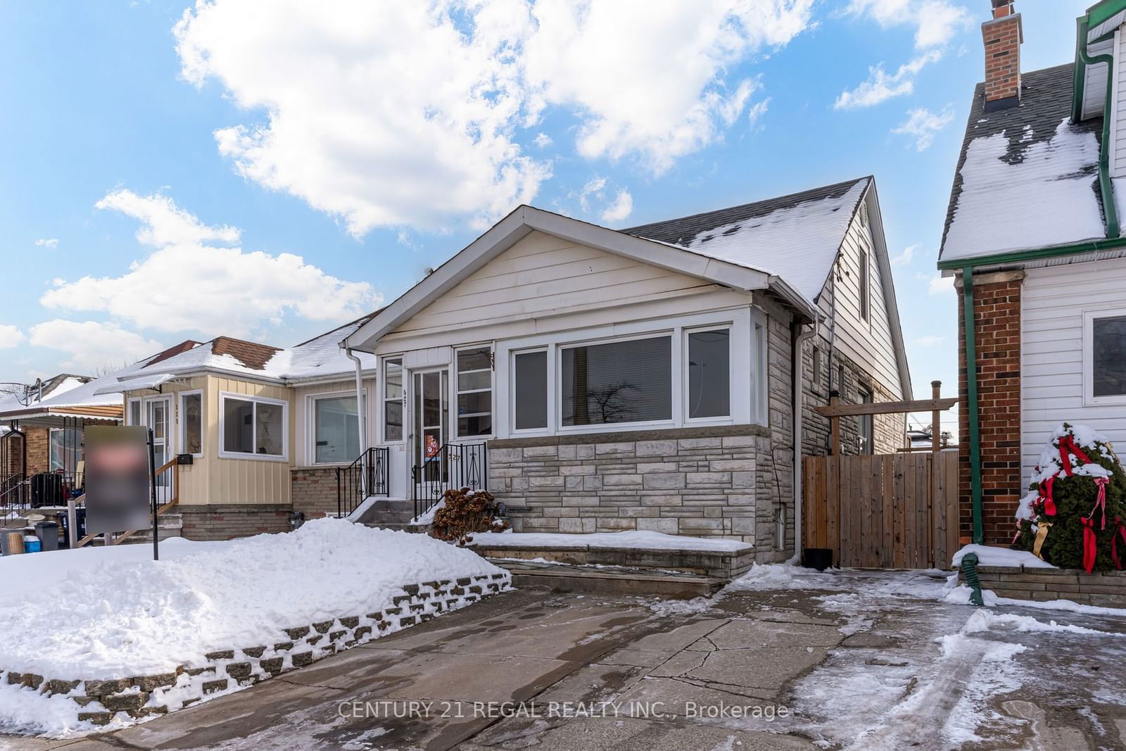 Detached House sold at 527 Sammon Avenue, Toronto, Danforth Village-East York, M4J 2B3 - MLS: E11970767