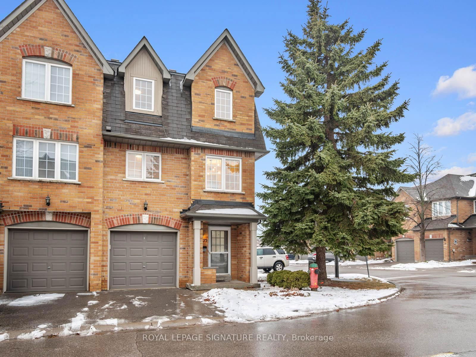 Townhouse sold at 6400 Lawrence Avenue, Toronto, Rouge E10, M1C 5C7 - MLS: E11971222